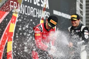 トータル・ワークアウトにてパーソナル・トレーニングを実施させていただいているジュニアアスリートの“りー海夏澄（かなと）”選手が、ベルギーのスパ・フランコルシャンにて行われたGB3選手権レース2にて初優勝